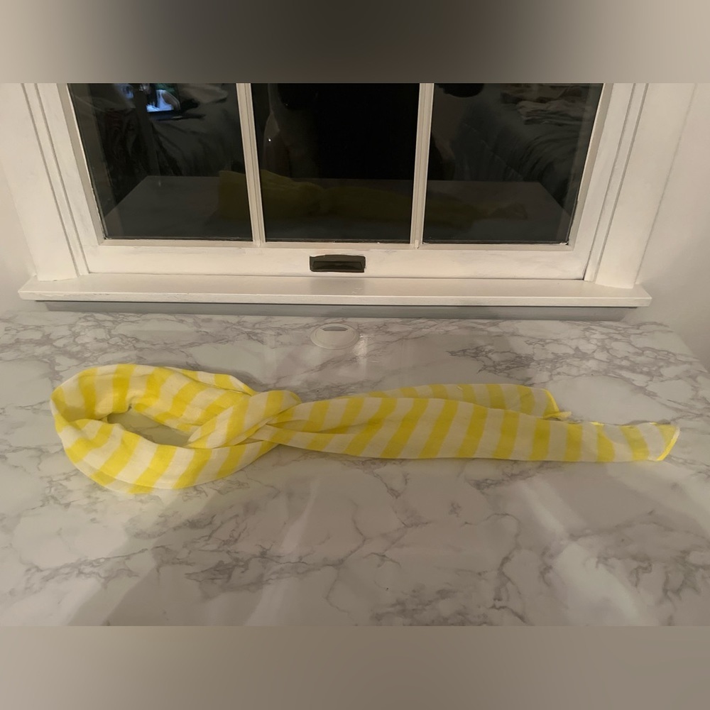 H & M yellow and white striped scarf - Picture 3 of 5